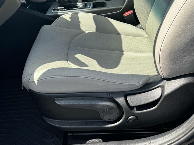 Vehicle image 8 of 29