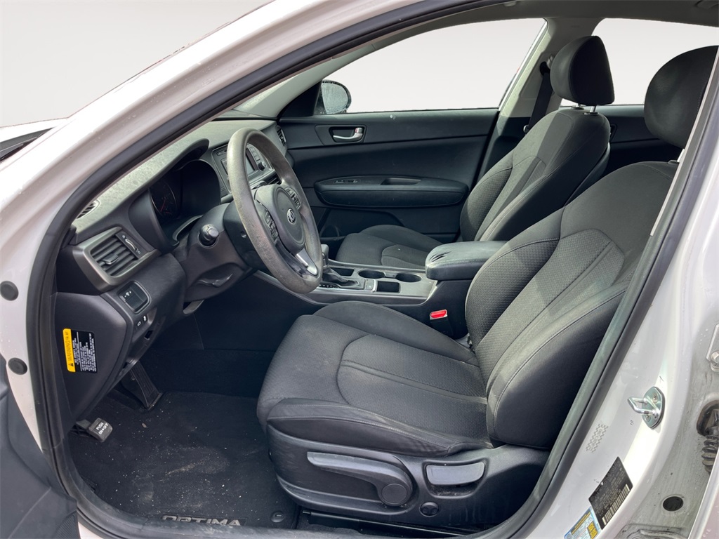 Vehicle image 9 of 34