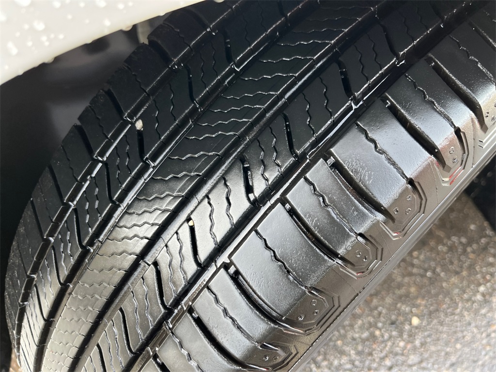 Vehicle image 28 of 34