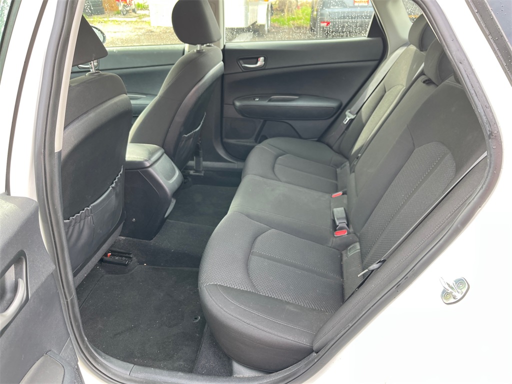 Vehicle image 23 of 34