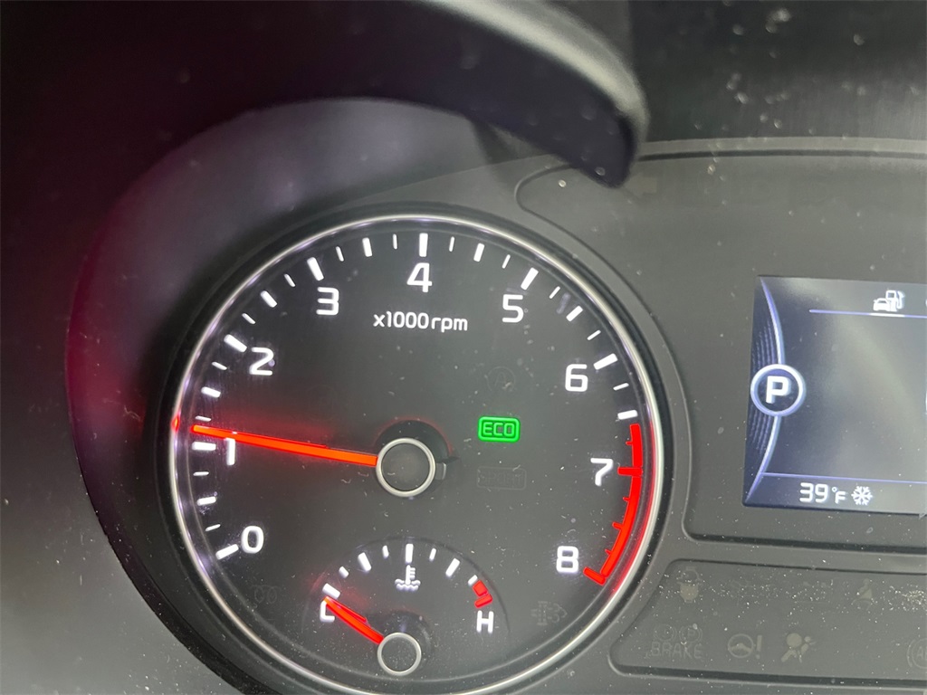 Vehicle image 22 of 34