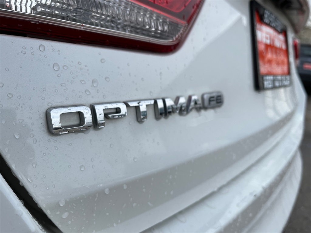 Vehicle image 24 of 34