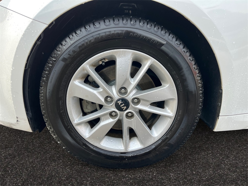 Vehicle image 14 of 34