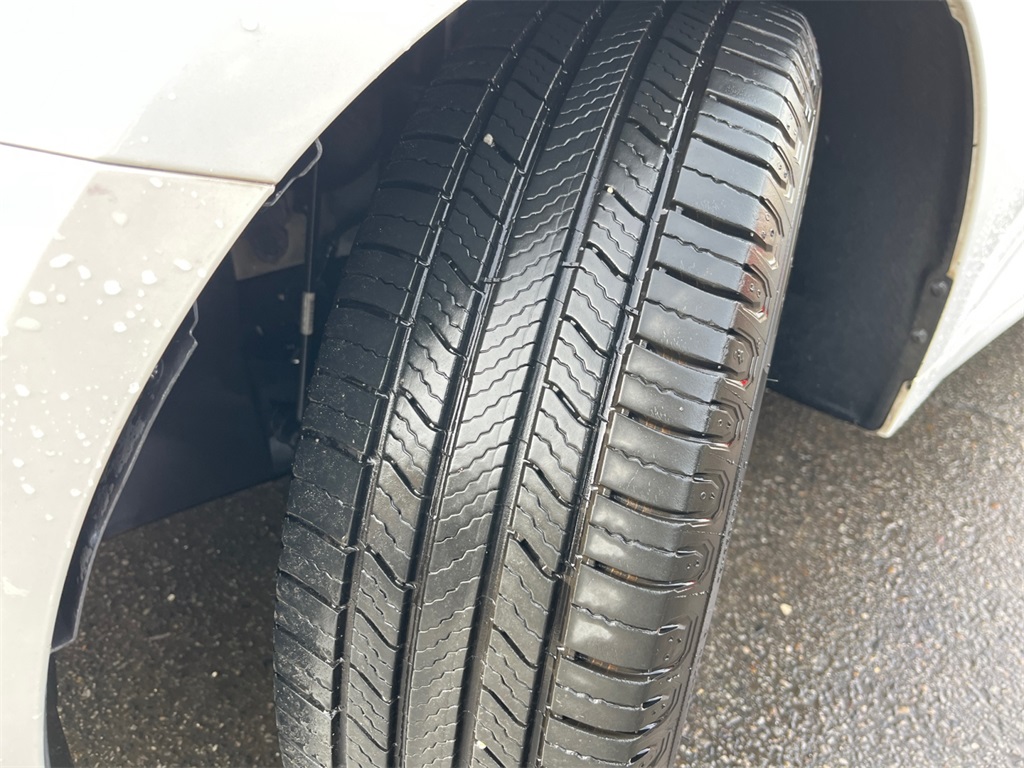 Vehicle image 29 of 34