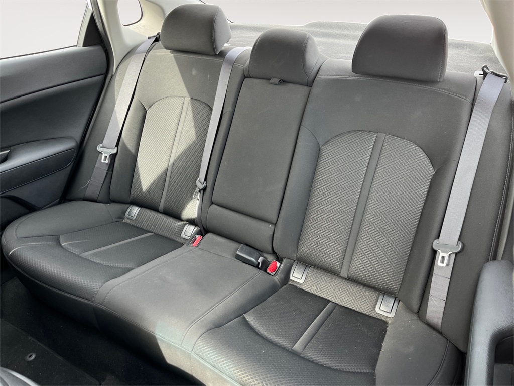 Vehicle image 13 of 34