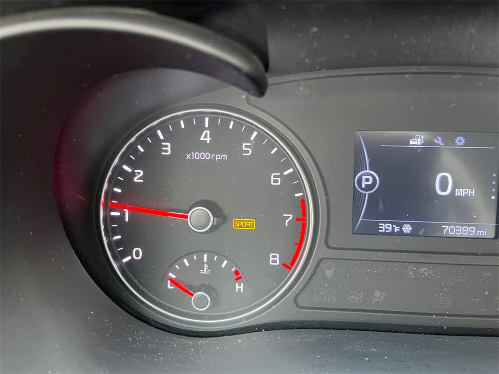 Vehicle image 21 of 34