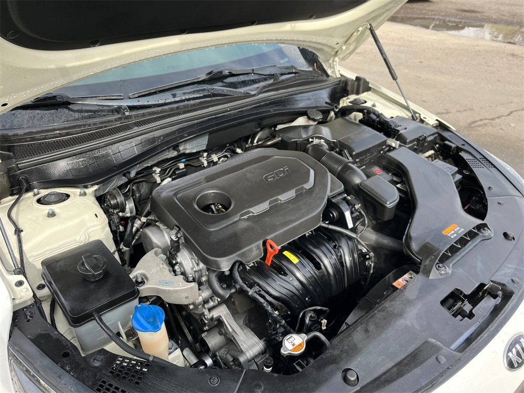 Vehicle image 32 of 34