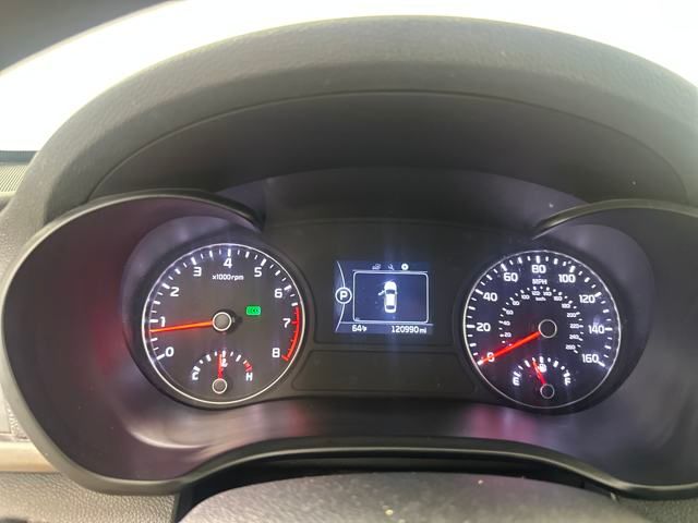 Vehicle image 17 of 27