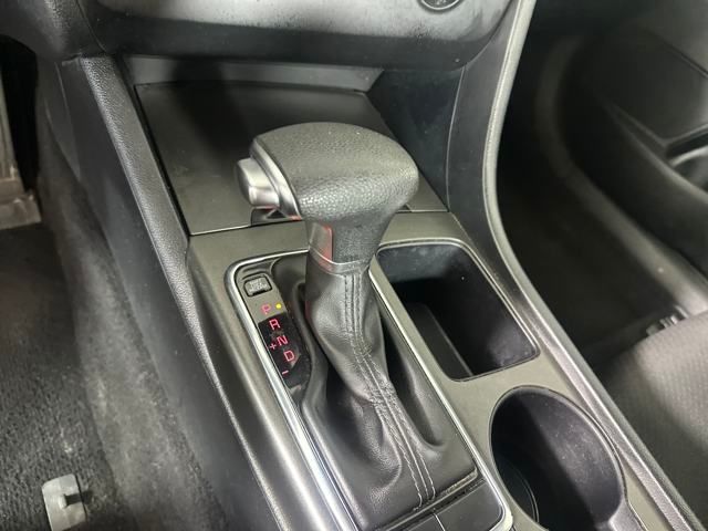 Vehicle image 19 of 27