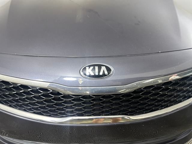 Vehicle image 9 of 27