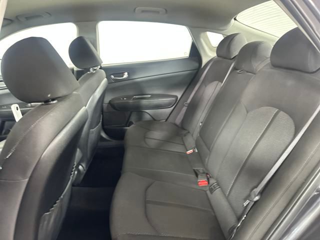 Vehicle image 23 of 27