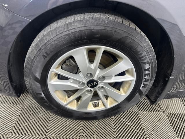 Vehicle image 10 of 27
