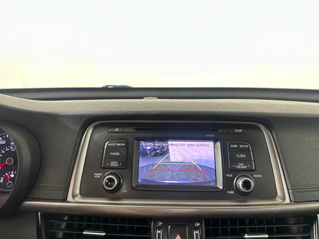 Vehicle image 21 of 27