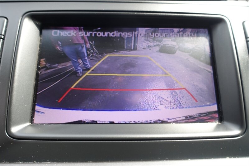 Vehicle image 19 of 23
