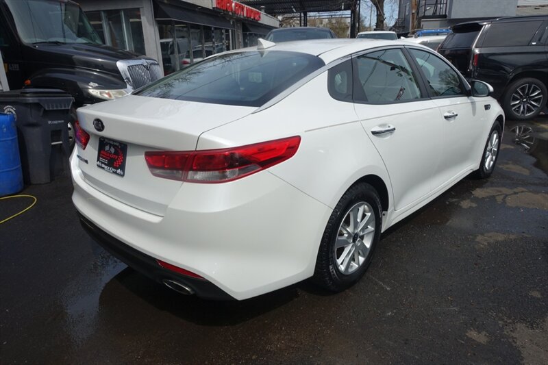 Vehicle image 3 of 23