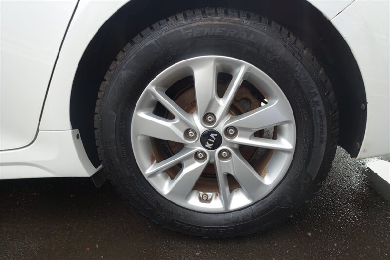 Vehicle image 22 of 23