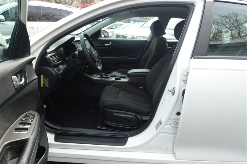 Vehicle image 9 of 23
