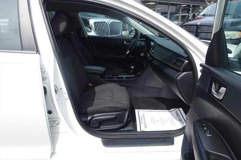 Vehicle image 14 of 23