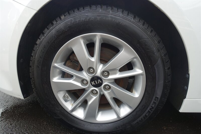 Vehicle image 20 of 23