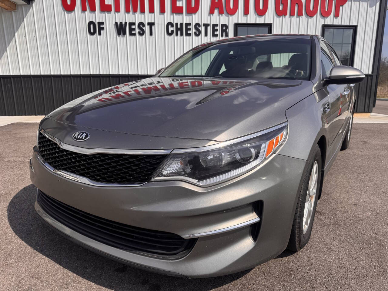2016 Kia Optima LX Image 2 of 25