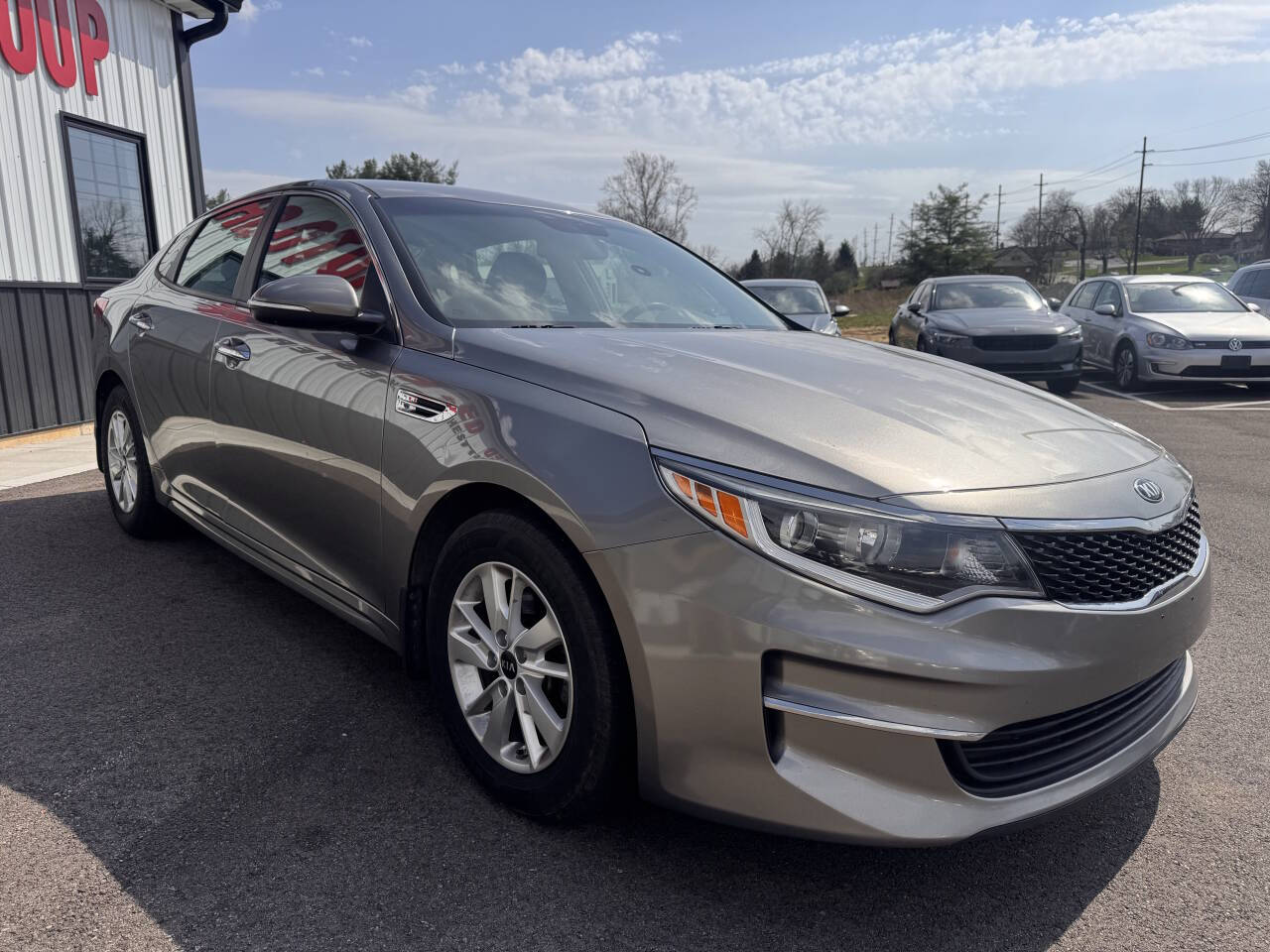 2016 Kia Optima LX Image 3 of 25