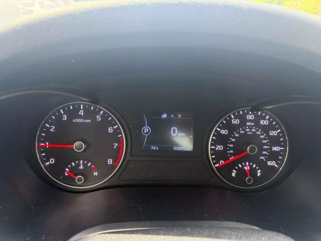 Vehicle image 10 of 31