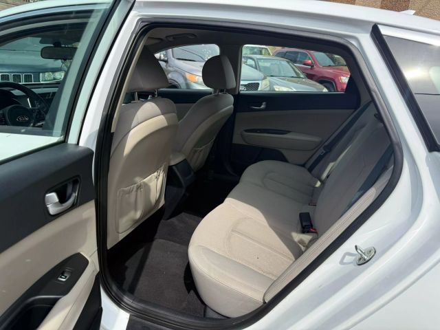 Vehicle image 28 of 31