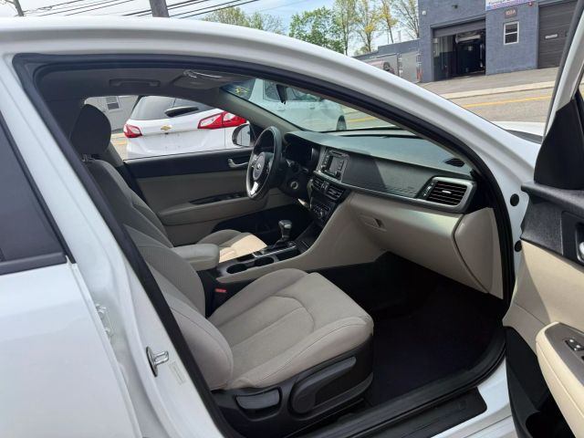 Vehicle image 26 of 31