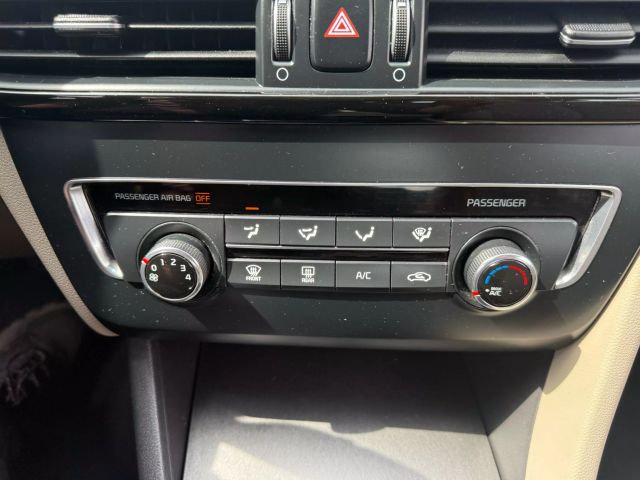 Vehicle image 19 of 31