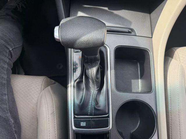 Vehicle image 20 of 31