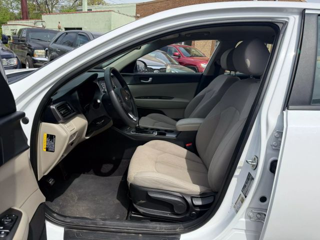 Vehicle image 24 of 31