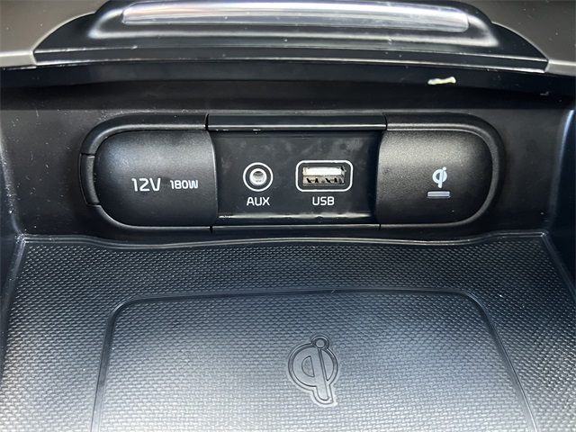 Vehicle image 28 of 30