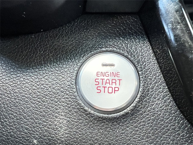 Vehicle image 26 of 30