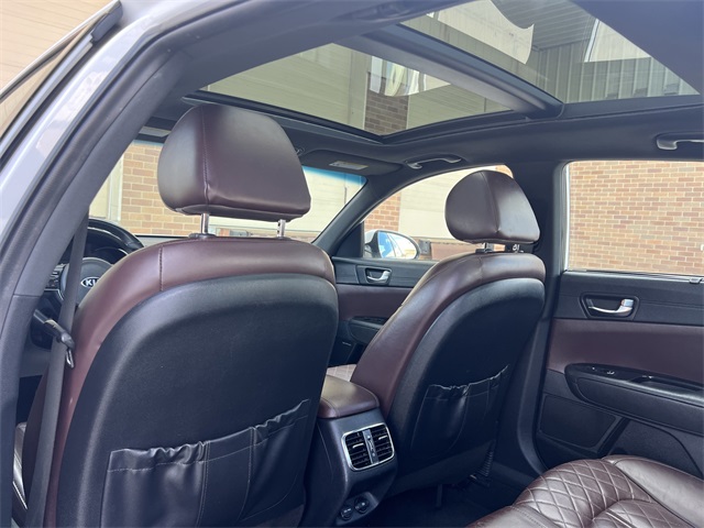 Vehicle image 14 of 30