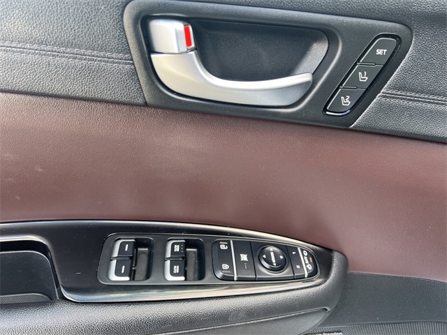 Vehicle image 11 of 30