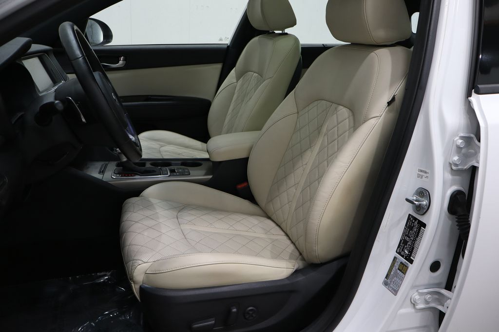Vehicle image 10 of 41