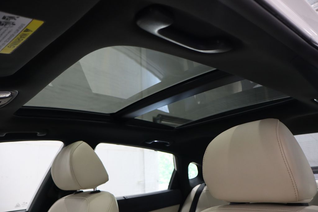 Vehicle image 9 of 41