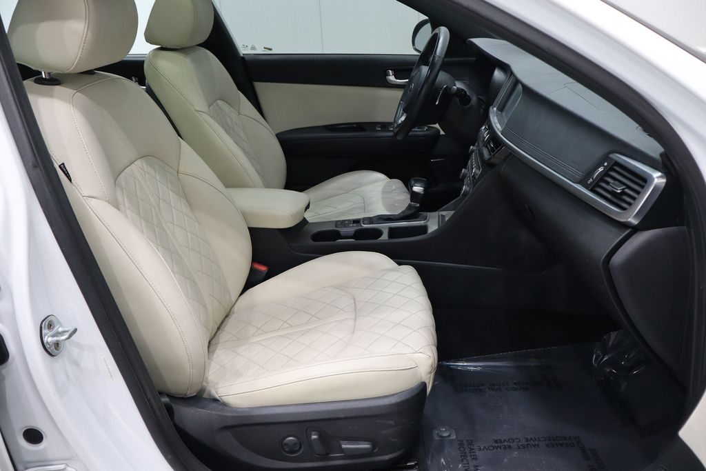 Vehicle image 13 of 41