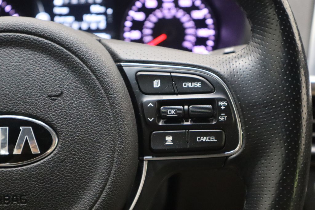 Vehicle image 22 of 41