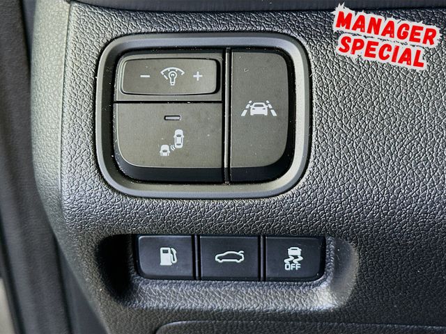 Vehicle image 33 of 36