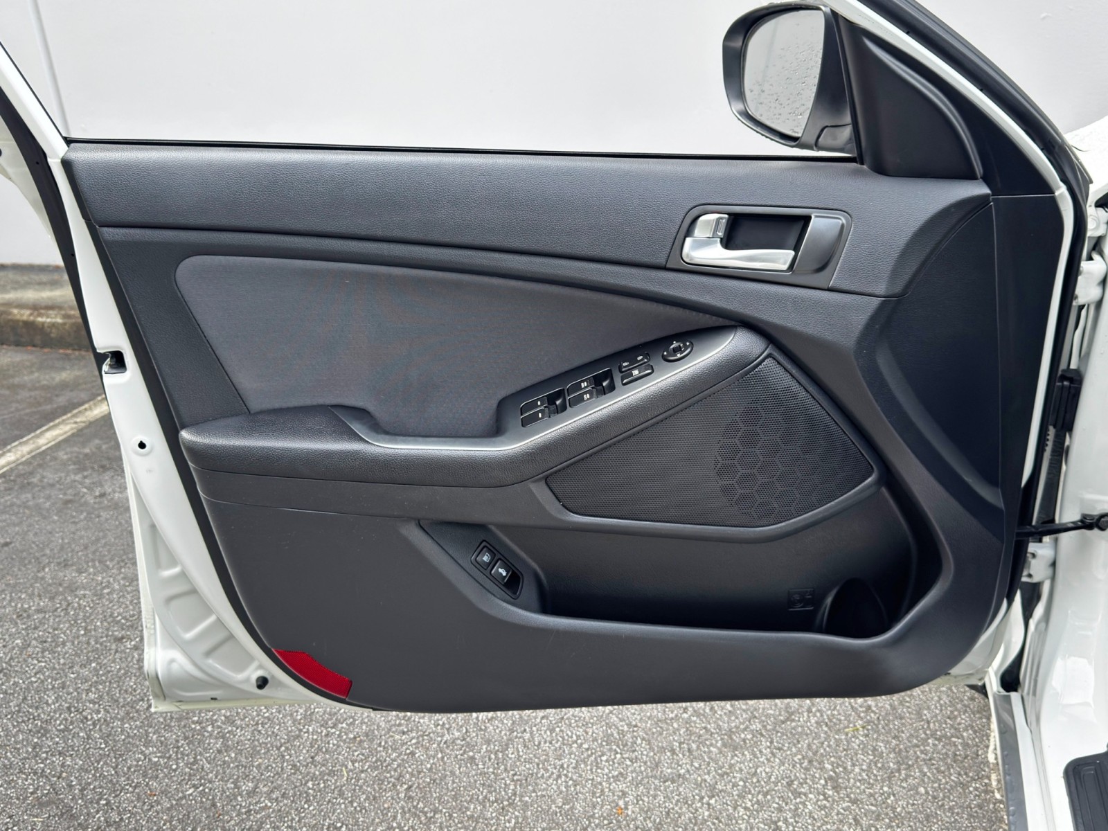Vehicle image 43 of 48