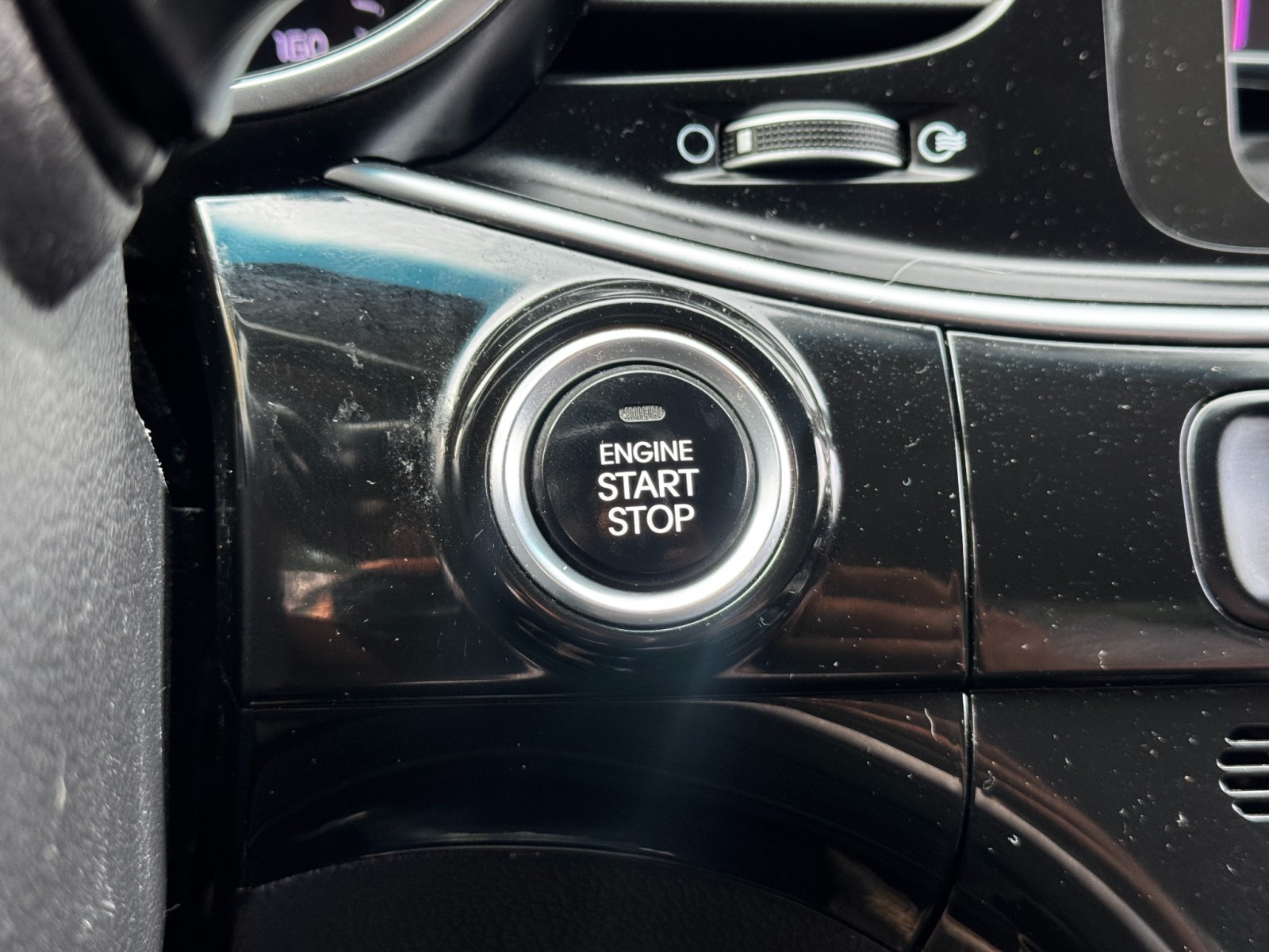 Vehicle image 29 of 48
