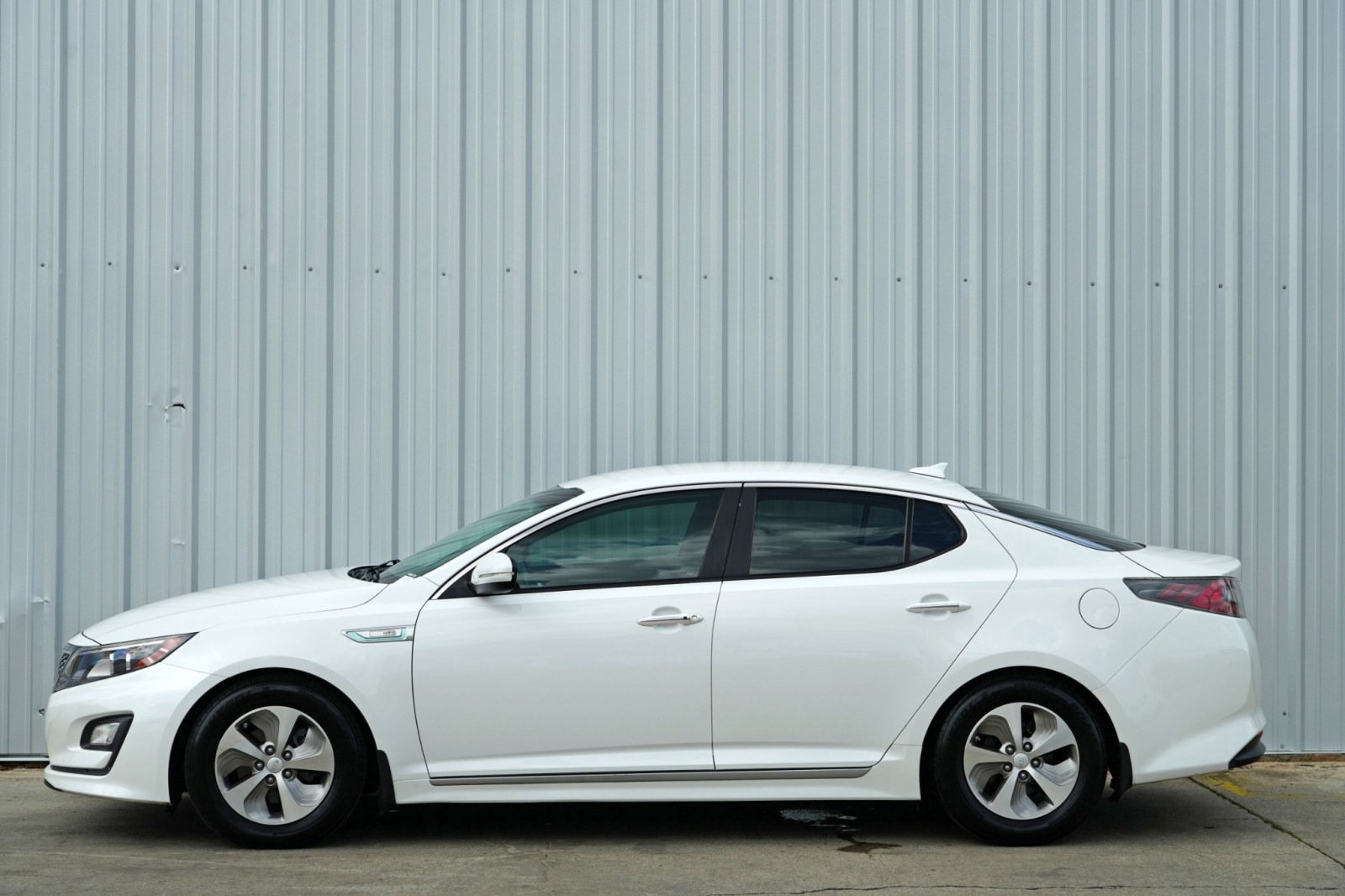 Vehicle image 15 of 48