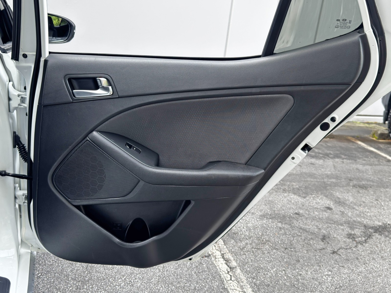 Vehicle image 46 of 48