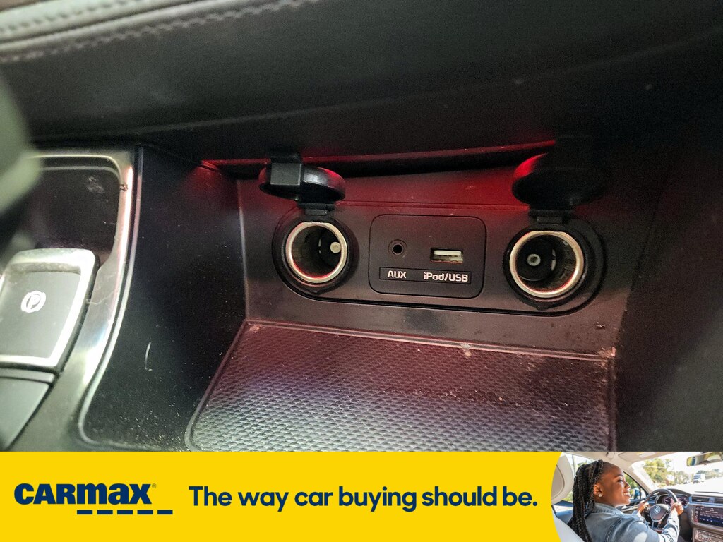 Vehicle image 23 of 27