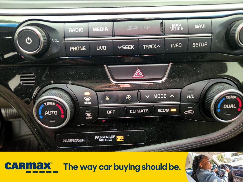 Vehicle image 21 of 27