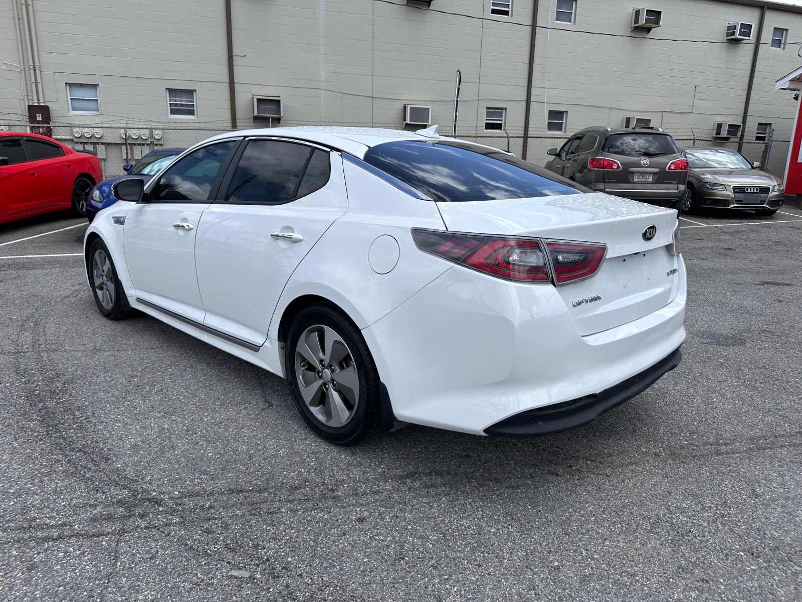 Vehicle image 7 of 21