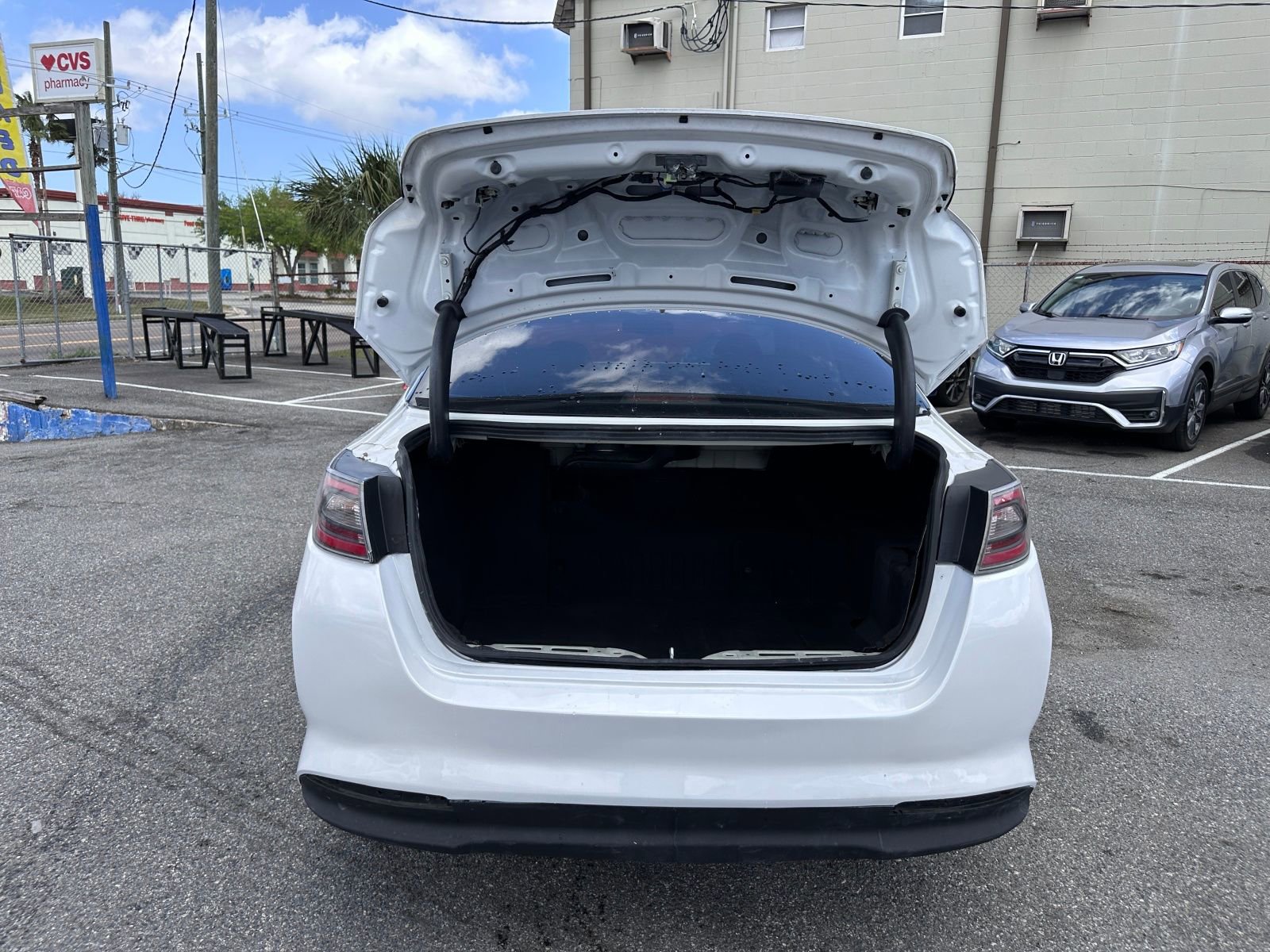 Vehicle image 16 of 21