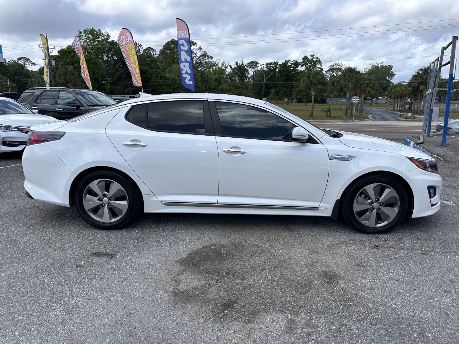 Vehicle image 4 of 21