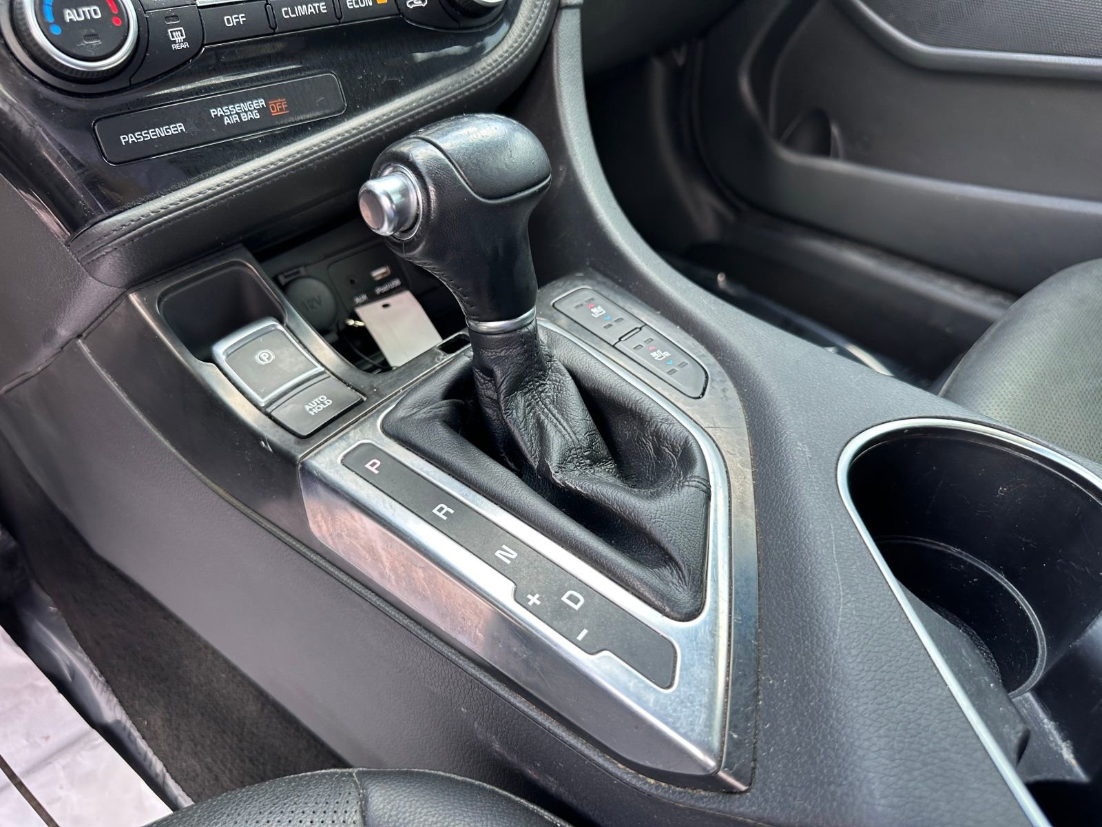 Vehicle image 13 of 21